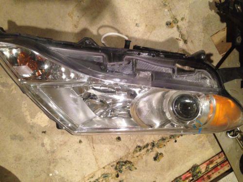 2009-2012 toyota venza xenon right/passenger headlight assembly