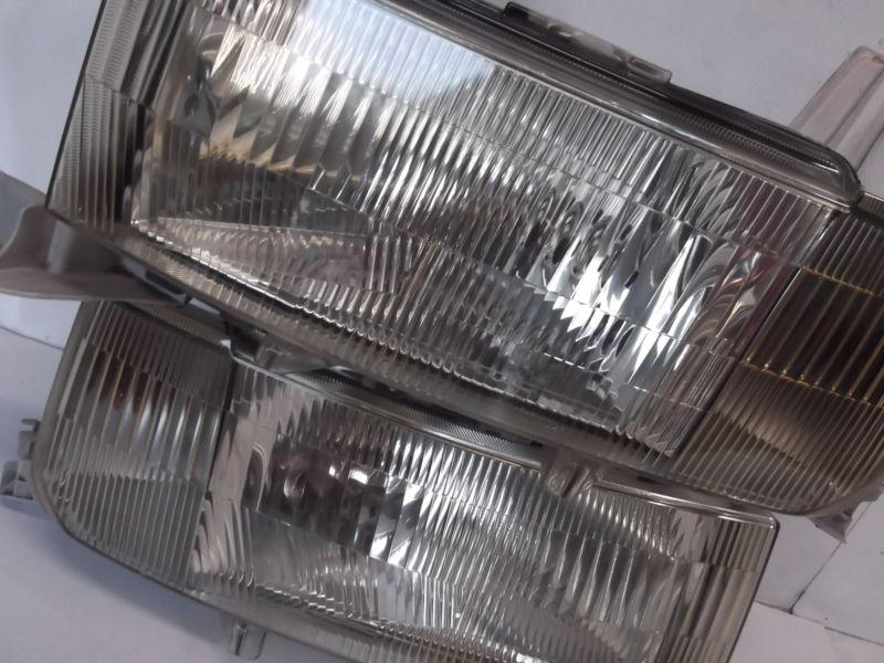 Jdm toyota xb scion bb bb5 door gh-ncp31 2000 head light oem