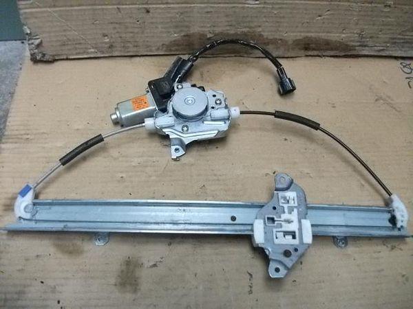 Nissan note 2005 front right door regulator [0013120]