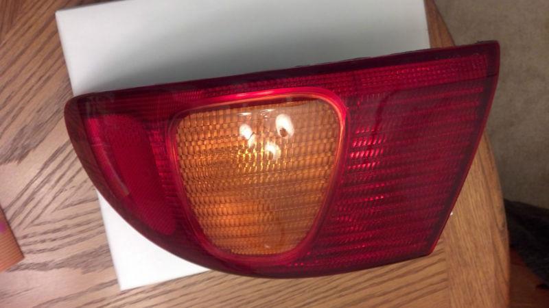 2001 toyota corolla driver right tail light lamp oem