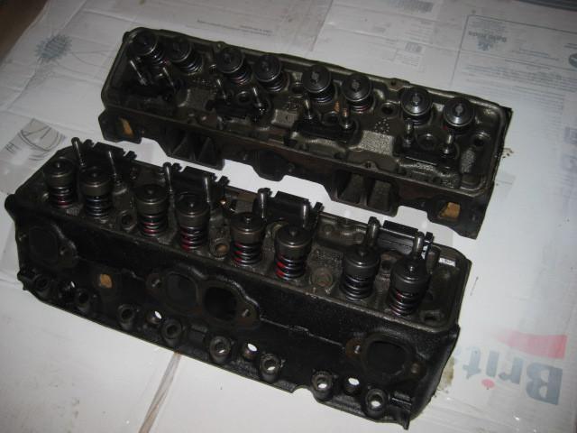 ***rare casting*** 186 “doublehump" cylinder heads  