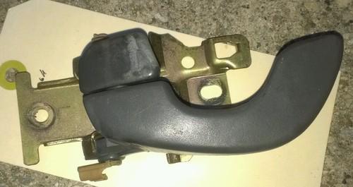 1996 geo metro lh interior door handle only 26,000 miles 