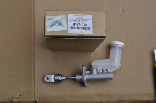 Mr374858 cylinder assy,clutch master, mitsubishi pajero 2000-&gt;