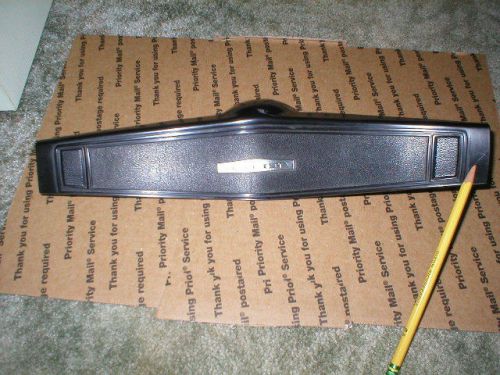 1969 chevelle malibu steering wheel shroud with buttons ( black) 3939760  69-325