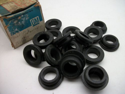 Nos pontiac correct 9776721 embossed valve cover grommet