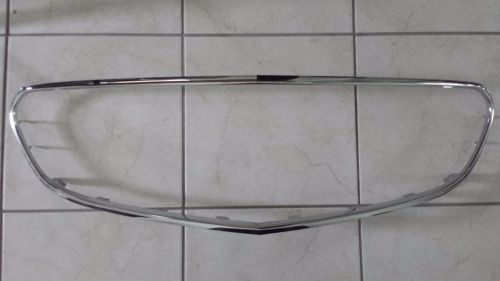 Oem mercedes-benz e class center grille ornamental molding chrome a2128852574