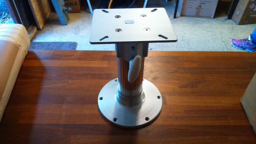 Boat seat pedestal