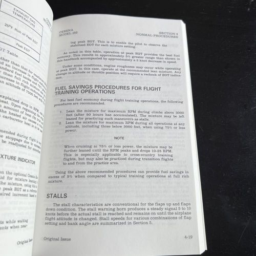 1985 cessna model 152 pilot&#039;s information manual by cessna aircraft company