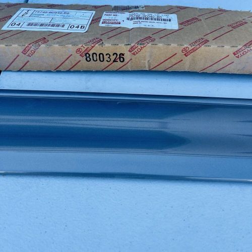 Toyota 75742-0c040-b0 moulding lh rear door outside lower new oem tundra nos