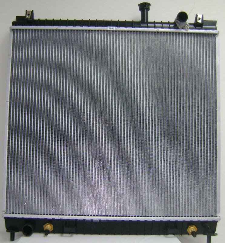 Brand new quality radiator for infinity qx56 titan  v8 5.6 04-11 replacement 