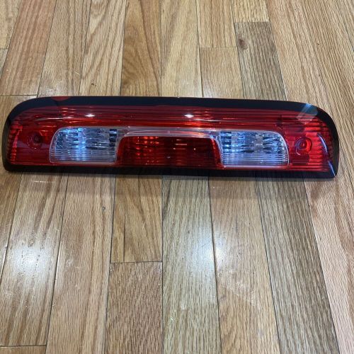 Oem central tail break light  for gmc sierra    zfy-02266-gm