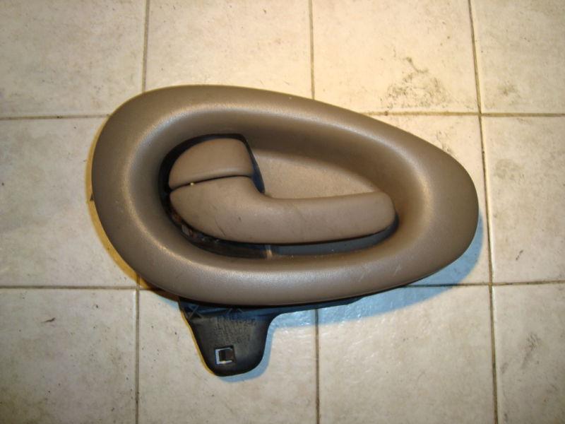 *factory*oem* 00-05 pontiac bonneville interior l/r door handle tan 01 02 03 04