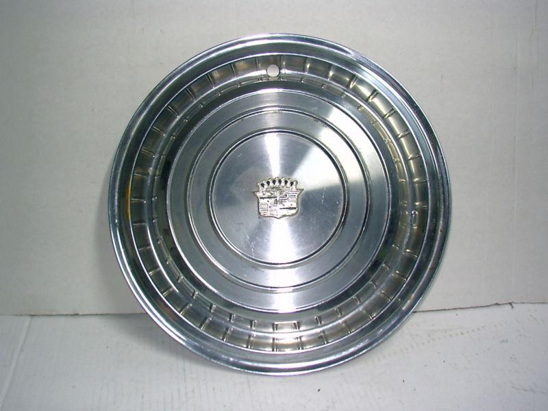 1960 cadillacl hub cap  1 single l@@k!!