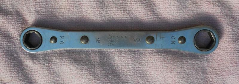 Snap-on ratcheting box wrench-std length-0° offset-1/2"-9/16" 6 point - r1618s