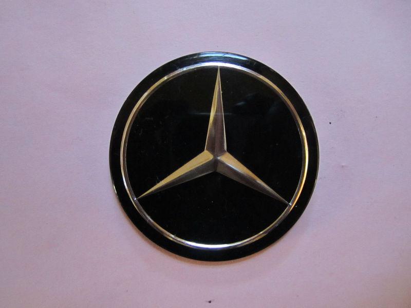 Mercedes benz steering wheel emblem