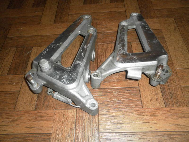 1983 yamaha xv500 xv 500 virago foot pegs mount brackets 