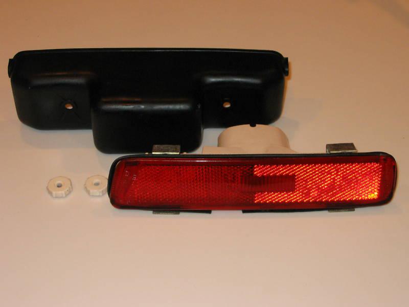 83 84 85.5 porsche 944 l/h driver rear side marker light- oem left