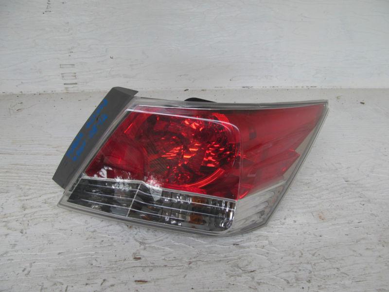 Honda accord sedan tail light rh 08-12