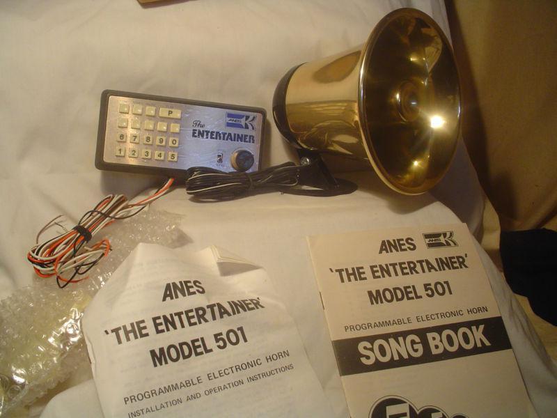 Anes the entertainer musical horn in box never used