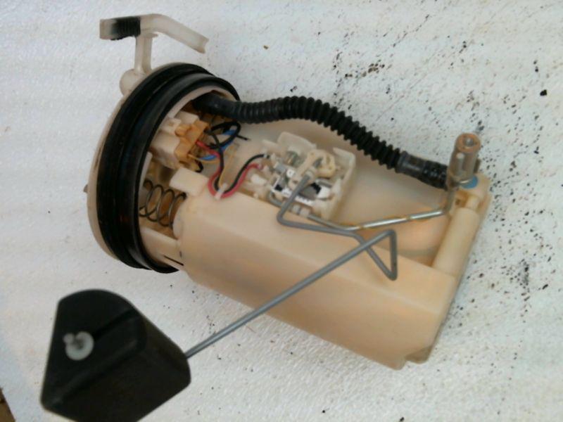 Purchase 2006 PONTIAC GRAND PRIX FUEL PUMP 2522981 in Garretson, South