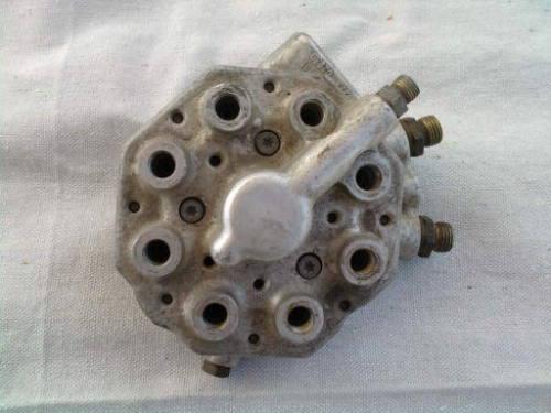 Mercedes w126 fuel distributor 0438101018 