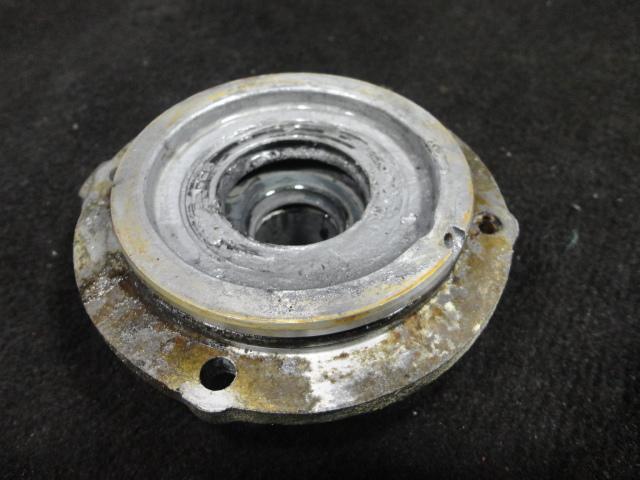 Oil seal housing #6g5-15359-00-94 yamaha 1990-1999 115-225hp outboard boat(439)