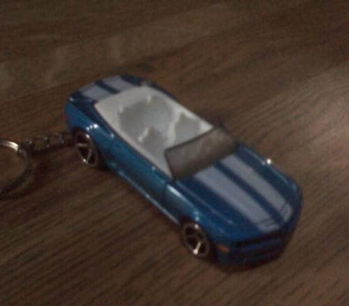 Nos - chevy camaro convertible concept key chain - blue