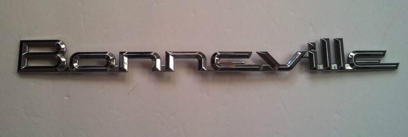 2000-2005 pontiac bonneville emblem