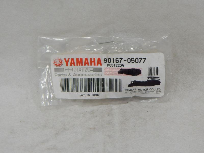 Yamaha 90167-05077 screw *new