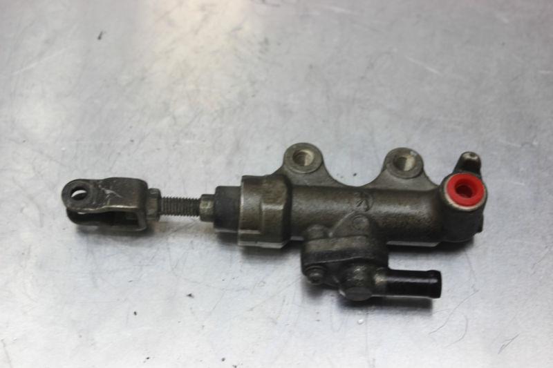 B156 29063 # 96 98 01 02 03 suzuki bandit gsf600 600 rear brake master cylinder