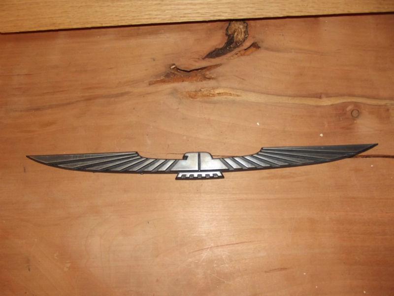 Ford thunderbird   emblem