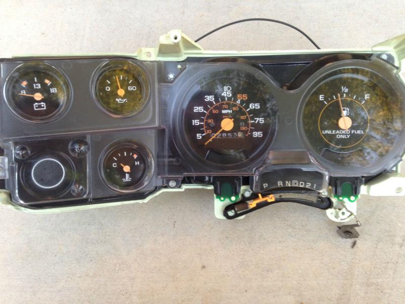 Sell Chevy C10 Instrument Cluster Very Clean, 1981 to 1986 years in