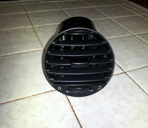 98-05 vw beetle dash outer ac air vent passenger oem- black