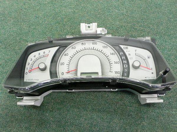 Toyota isis 2005 speedometer [0861400]