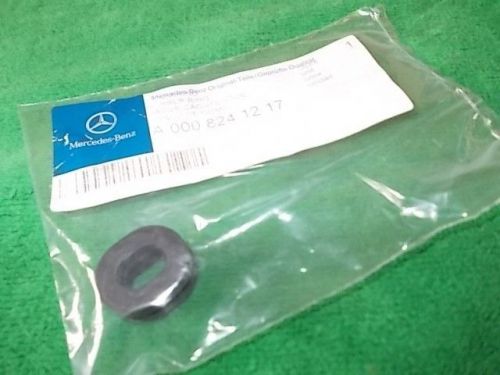 Mercedes benz 190 300 400 e50 / 55 new nos rubber bushing a 000 824 12 17