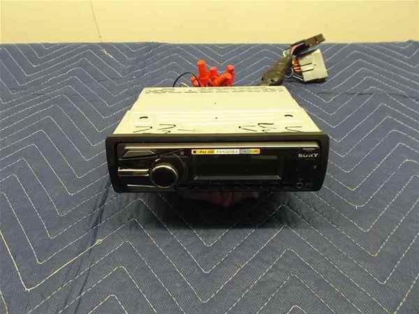 Sony radio cd player am/fm cdx-gt66upw lkq