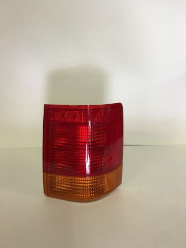 1996 to 1998 range rover driver side rear outer tail light