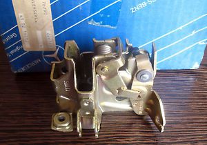 Mercedes benz w126 left hood latch 260 300se 420 500se 560sel 300se 420se sel se