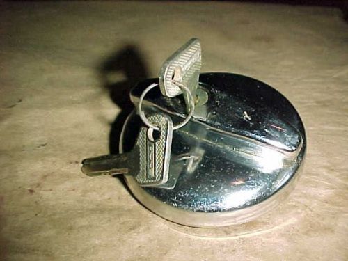 Vtg locking chrome gas cap for fuel tank with faab bologna keys fits unknown car