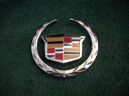 2008 - 2014 cadillac cts trunk deck lid emblem 15263152 15263151