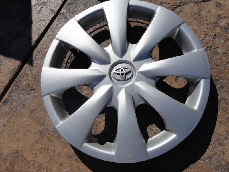  2009 2010 2011 toyota oem 15" corolla hubcap wheel cover looks awesome!!!!!