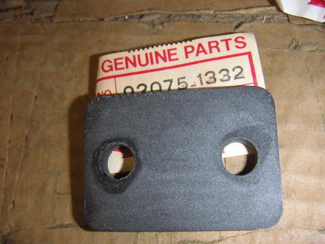 Instrument damper         gpz550 gpz 550 kz550 d1   92075-1332  kawasaki nos