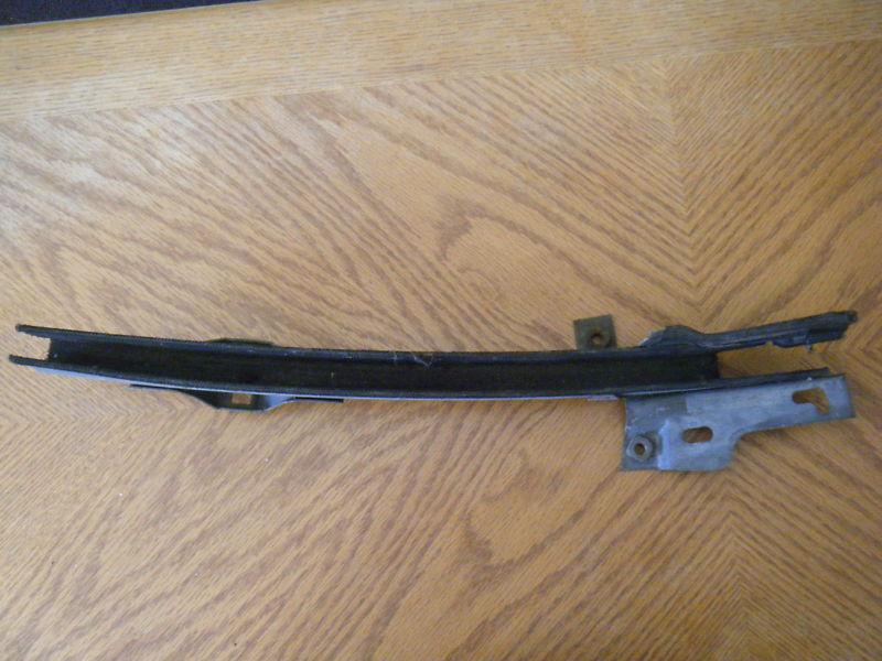 1965 1966 ford mustang lh side driver window glass guide