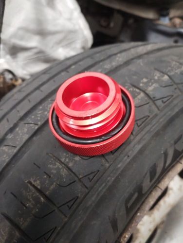 Perrin oil fill cap for all subaru wrx/sti, brz, gt86, legacy forester 93-21 red