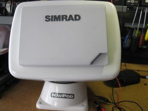 Simrad nss7  in pod icludes new power cable and sun cover