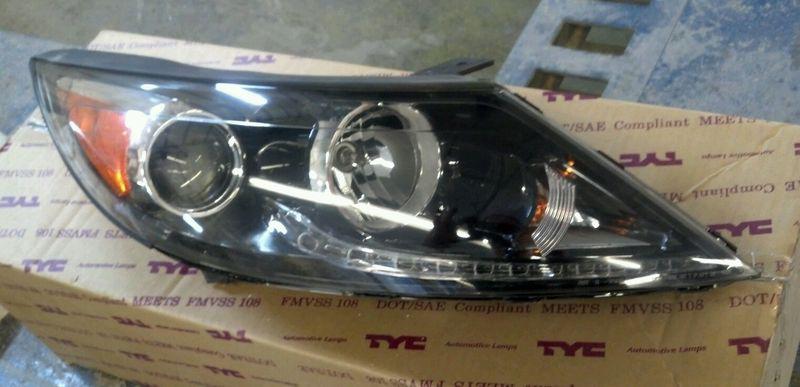 2012 -11 kia sportage right front headlight new aftermarket