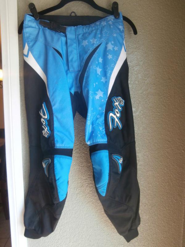 Fox youth riding pants - pre-owned, in good condition  