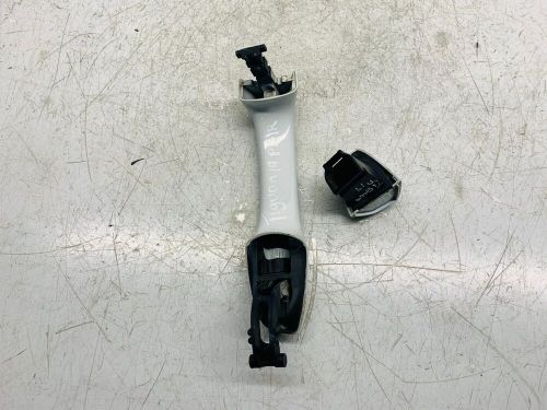 Volkswagen tiguan outer door handle 2019 passenger side rear r-line 4-motion