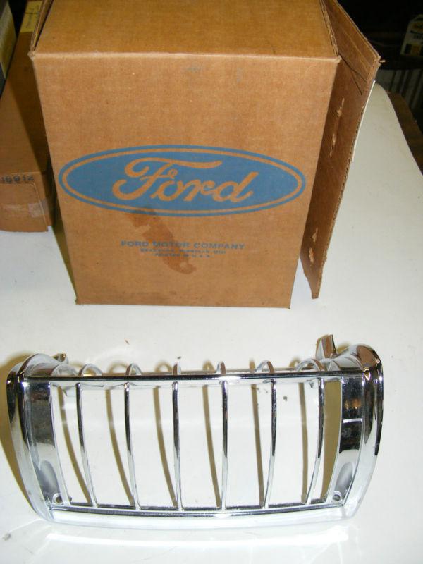 1974 ford fullsize park lamp door bezel rh nos new d4az-13210-a