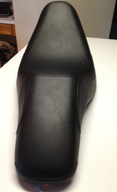 Harley davidson motorcycle seat -great shape 52988-07 fits night train - softail